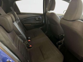 Toyota Yaris 1.5 VVT-i Grey Bi-Tone Hatchback 5dr Petrol Manual Euro 6 (111 p