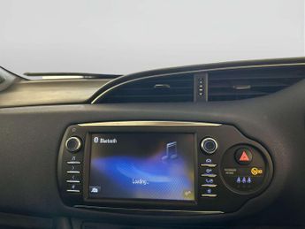 Toyota Yaris 1.5 VVT-i Grey Bi-Tone Hatchback 5dr Petrol Manual Euro 6 (111 p