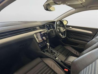 Volkswagen Passat 1.4 TSI 13kWh GTE Estate 5dr Petrol Plug-in Hybrid DSG Euro 6 (s