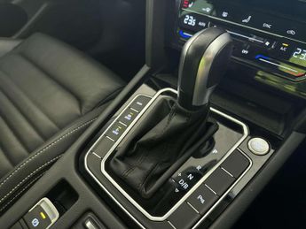 Volkswagen Passat 1.4 TSI 13kWh GTE Estate 5dr Petrol Plug-in Hybrid DSG Euro 6 (s