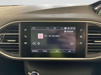 Peugeot 308 SW 1.2 PureTech GPF Allure Estate 5dr Petrol Manual Euro 6 (s/s) (1