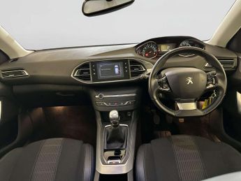 Peugeot 308 SW 1.2 PureTech GPF Allure Estate 5dr Petrol Manual Euro 6 (s/s) (1