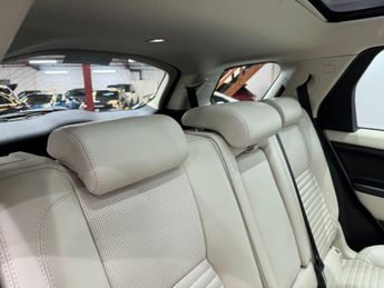 Land Rover Discovery Sport 2.0 TD4 HSE Luxury Auto 4WD Euro 6 (s/s) 5dr