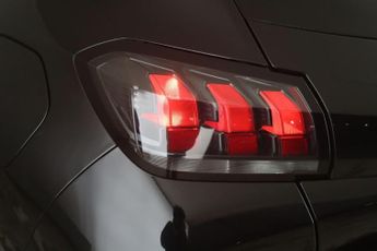 Peugeot 208 1.2 PureTech Active Premium + Euro 6 (s/s) 5dr