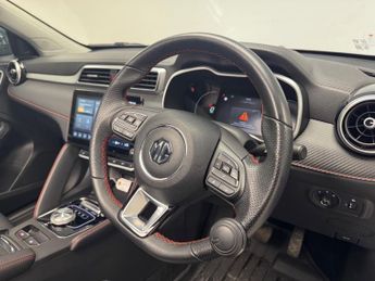 MG MG ZS 72.6kWh Trophy Connect Long Range Auto 5dr