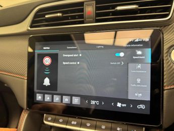 MG MG ZS 72.6kWh Trophy Connect Long Range Auto 5dr