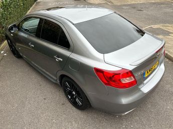 Suzuki Kizashi 2.4 16V Sport CVT 4WD Euro 5 4dr