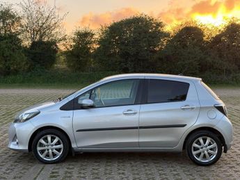 Toyota Yaris 1.5 VVT-h T4 Hatchback 5dr Petrol Hybrid CVT Euro 5 (101 ps)