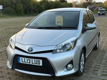 Toyota Yaris 1.5 VVT-h T4 Hatchback 5dr Petrol Hybrid CVT Euro 5 (101 ps)
