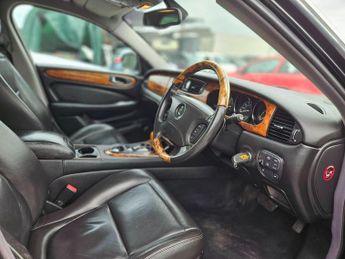 Jaguar XJ 3.0 SE 4dr