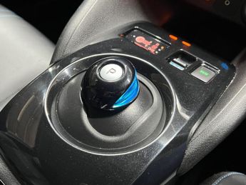 Nissan Leaf 40kWh N-Connecta Auto 5dr