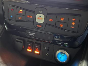 Nissan Leaf 40kWh N-Connecta Auto 5dr