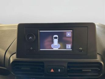 Vauxhall Combo Electric 2300 50kWh Dynamic Panel Van 5dr Electric Auto L1 H1 (136 ps)