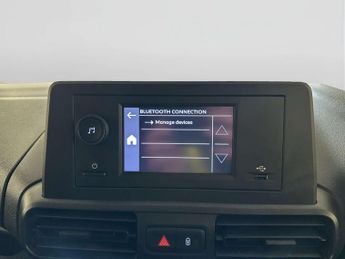 Vauxhall Combo Electric 2300 50kWh Dynamic Panel Van 5dr Electric Auto L1 H1 (136 ps)