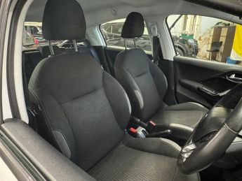 Peugeot 208 1.2 PureTech Active Euro 6 5dr