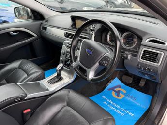 Volvo XC70 2.4 D5 SE Lux Estate 5dr Diesel Geartronic AWD Euro 5 (215 ps)