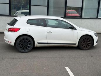 Volkswagen Scirocco 2.0 TDI BlueMotion Tech DSG Euro 5 (s/s) 3dr (Nav)