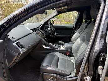 Jaguar E-PACE 2.0 D204 MHEV R-Dynamic SE Auto AWD Euro 6 (s/s) 5dr