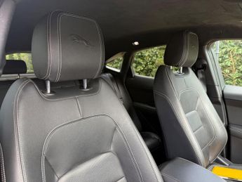 Jaguar E-PACE 2.0 D204 MHEV R-Dynamic SE Auto AWD Euro 6 (s/s) 5dr
