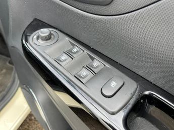 Renault Captur 1.5 dCi ENERGY Dynamique Nav Euro 6 (s/s) 5dr