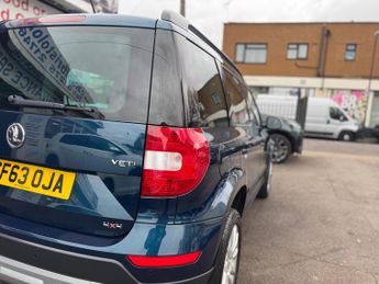 Skoda Yeti 2.0 TDI Elegance Outdoor DSG 4WD Euro 5 5dr