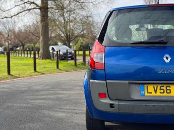Renault Scenic 1.6 VVT Privilege 5dr