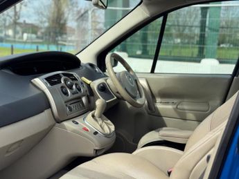 Renault Scenic 1.6 VVT Privilege 5dr