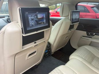 Jaguar XJ 3.0d V6 Autobiography Auto Euro 6 (s/s) 4dr (LWB)