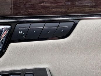 Jaguar XJ 3.0d V6 Autobiography Auto Euro 6 (s/s) 4dr (LWB)