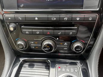 Jaguar XJ 3.0d V6 Autobiography Auto Euro 6 (s/s) 4dr (LWB)