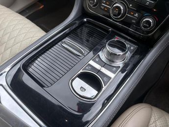 Jaguar XJ 3.0d V6 Autobiography Auto Euro 6 (s/s) 4dr (LWB)