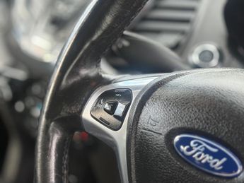 Ford EcoSport 1.0T EcoBoost Titanium 2WD Euro 5 (s/s) 5dr