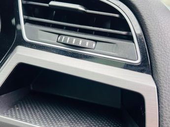 Volkswagen Touran 1.6 TDI BlueMotion Tech SE Family DSG Euro 6 (s/s) 5dr