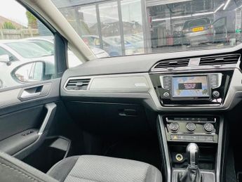 Volkswagen Touran 1.6 TDI BlueMotion Tech SE Family DSG Euro 6 (s/s) 5dr