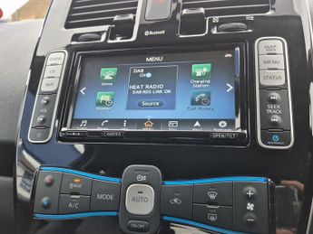 Nissan Leaf 24kWh Tekna Hatchback 5dr Electric Auto (109 bhp)