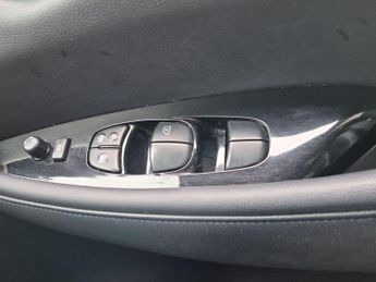 Nissan Leaf 24kWh Tekna Hatchback 5dr Electric Auto (109 bhp)