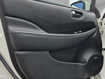 Nissan Leaf 24kWh Tekna Hatchback 5dr Electric Auto (109 bhp)