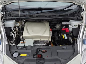 Nissan Leaf 24kWh Tekna Hatchback 5dr Electric Auto (109 bhp)