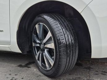 Nissan Leaf 24kWh Tekna Hatchback 5dr Electric Auto (109 bhp)