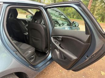 Volvo V40 1.6 D2 SE Euro 5 (s/s) 5dr