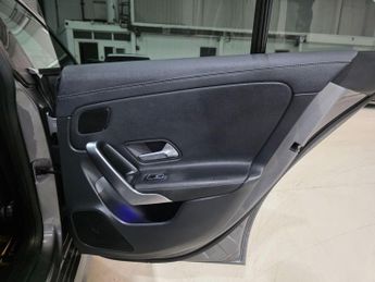 Mercedes-Benz CLA 1.3 CLA200 AMG Line (Premium 2) Coupe 7G-DCT Euro 6 (s/s) 4dr