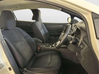 Nissan Leaf 40kWh Acenta Hatchback 5dr Electric Auto (150 ps)