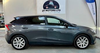 MG MG4 64kWh Trophy Long Range Auto 5dr