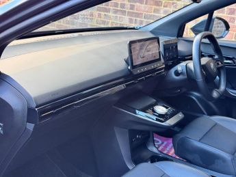 MG MG4 64kWh Trophy Long Range Auto 5dr