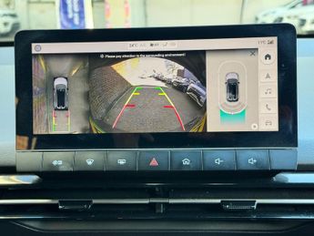 MG MG4 64kWh Trophy Long Range Auto 5dr