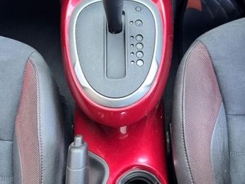 Nissan Juke 1.6 N-Connecta XTRON Euro 6 5dr
