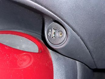 Nissan Juke 1.6 N-Connecta XTRON Euro 6 5dr