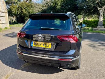 Volkswagen Tiguan 2.0 TDI R-Line DSG Euro 6 (s/s) 5dr