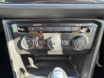 Volkswagen Tiguan 2.0 TDI R-Line DSG Euro 6 (s/s) 5dr