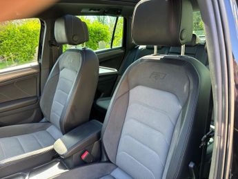 Volkswagen Tiguan 2.0 TDI R-Line DSG Euro 6 (s/s) 5dr